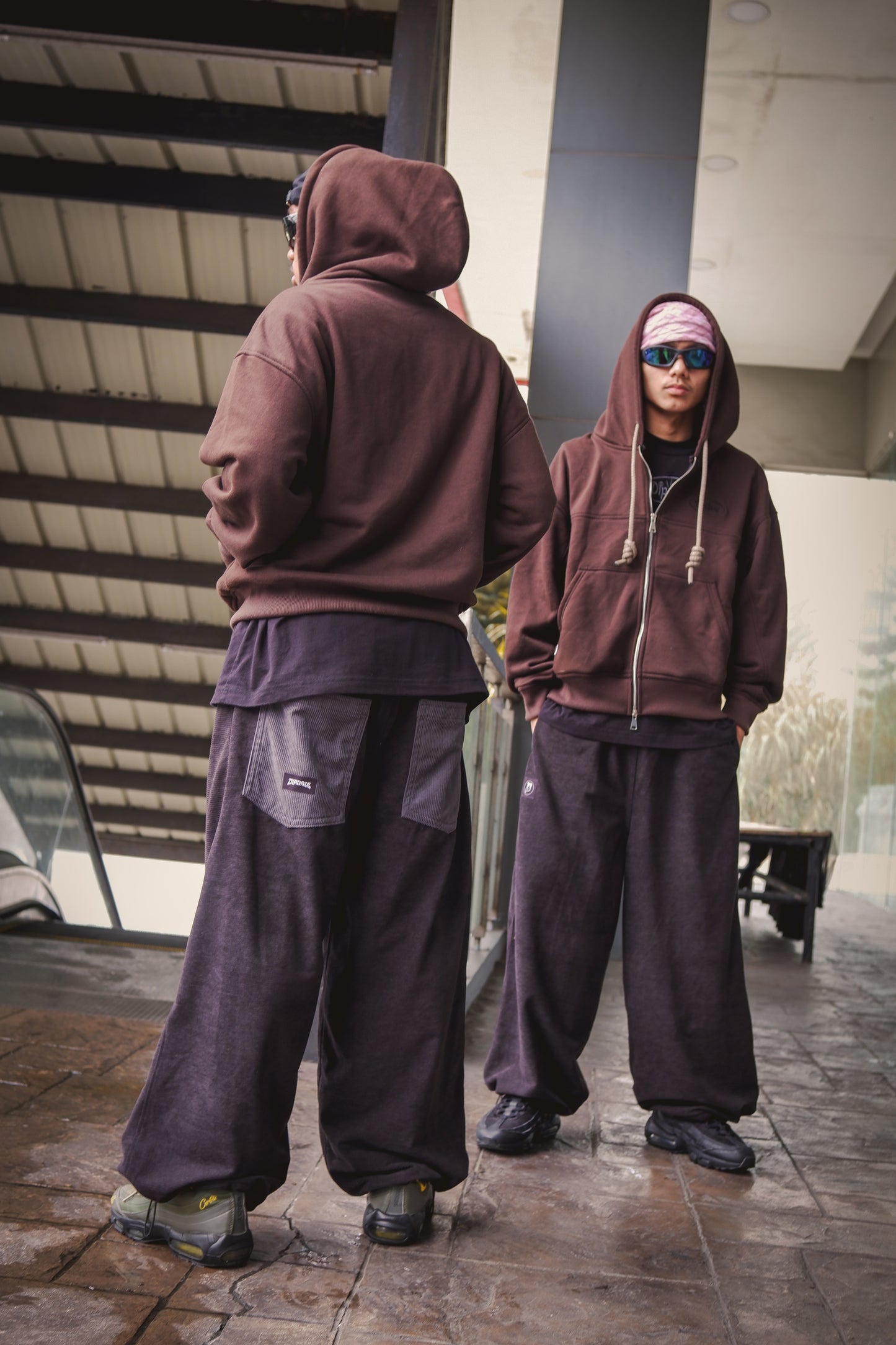 "ZIP UP HOODIE" (CHOCO)