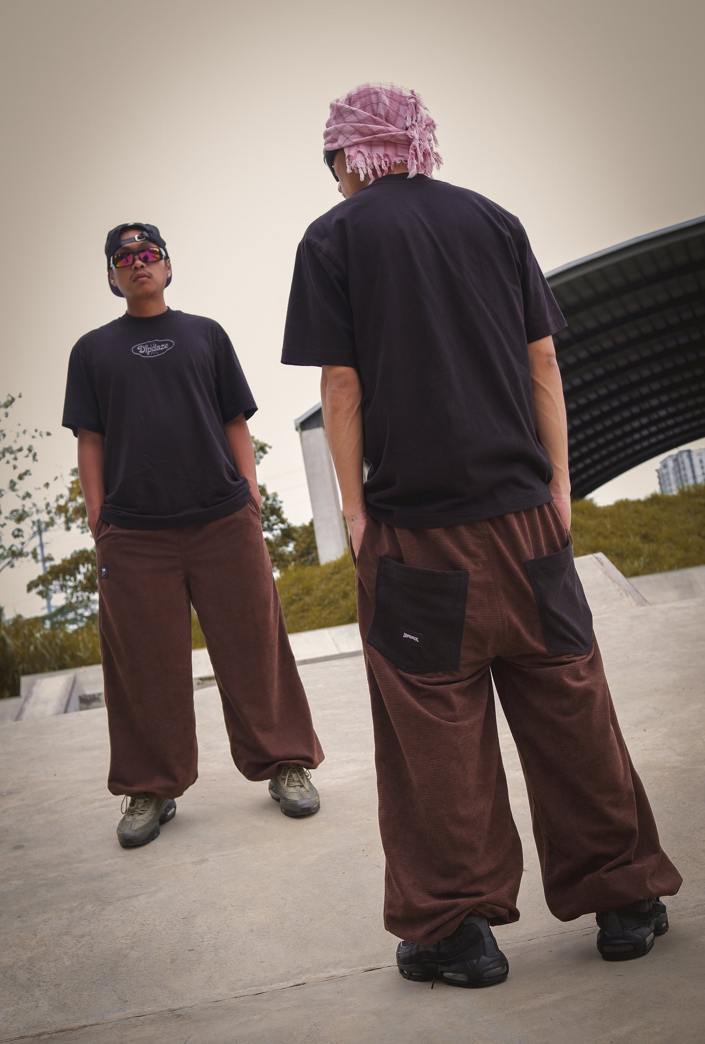 "CORDUROY WIDE-LEG PANTS" (CHOCO)